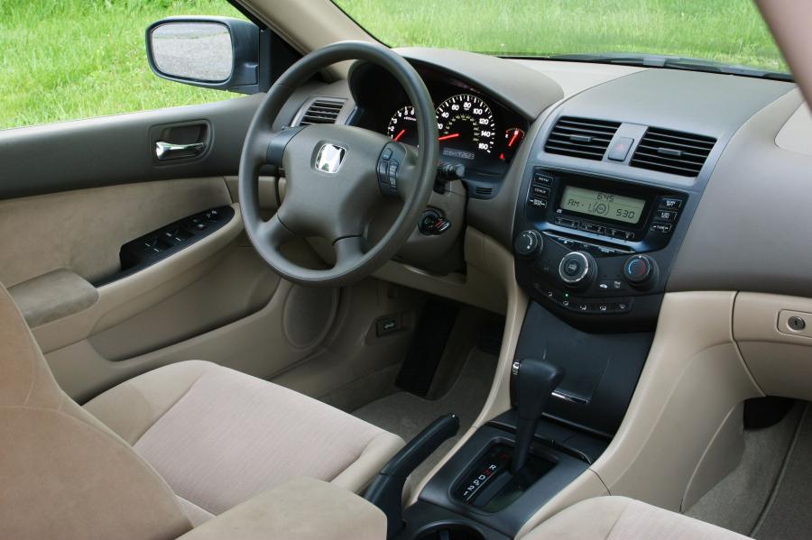  Honda Accord 2003 года  (US) (фото 18 из 43)